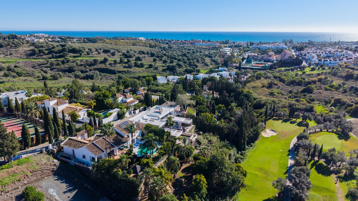 4 Bedroom Villa for Sale in El Paraiso — 3