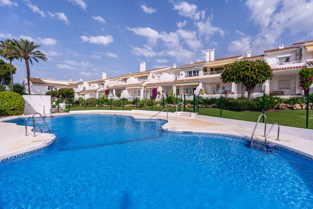 2 Bedroom Apartment for Sale in El Paraiso