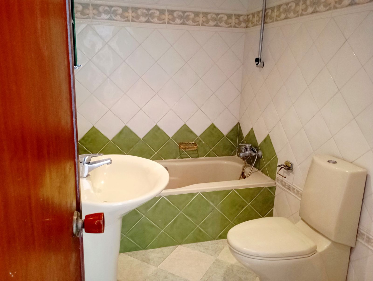 1 Bedroom Apartment for Sale in Marbella — view 10