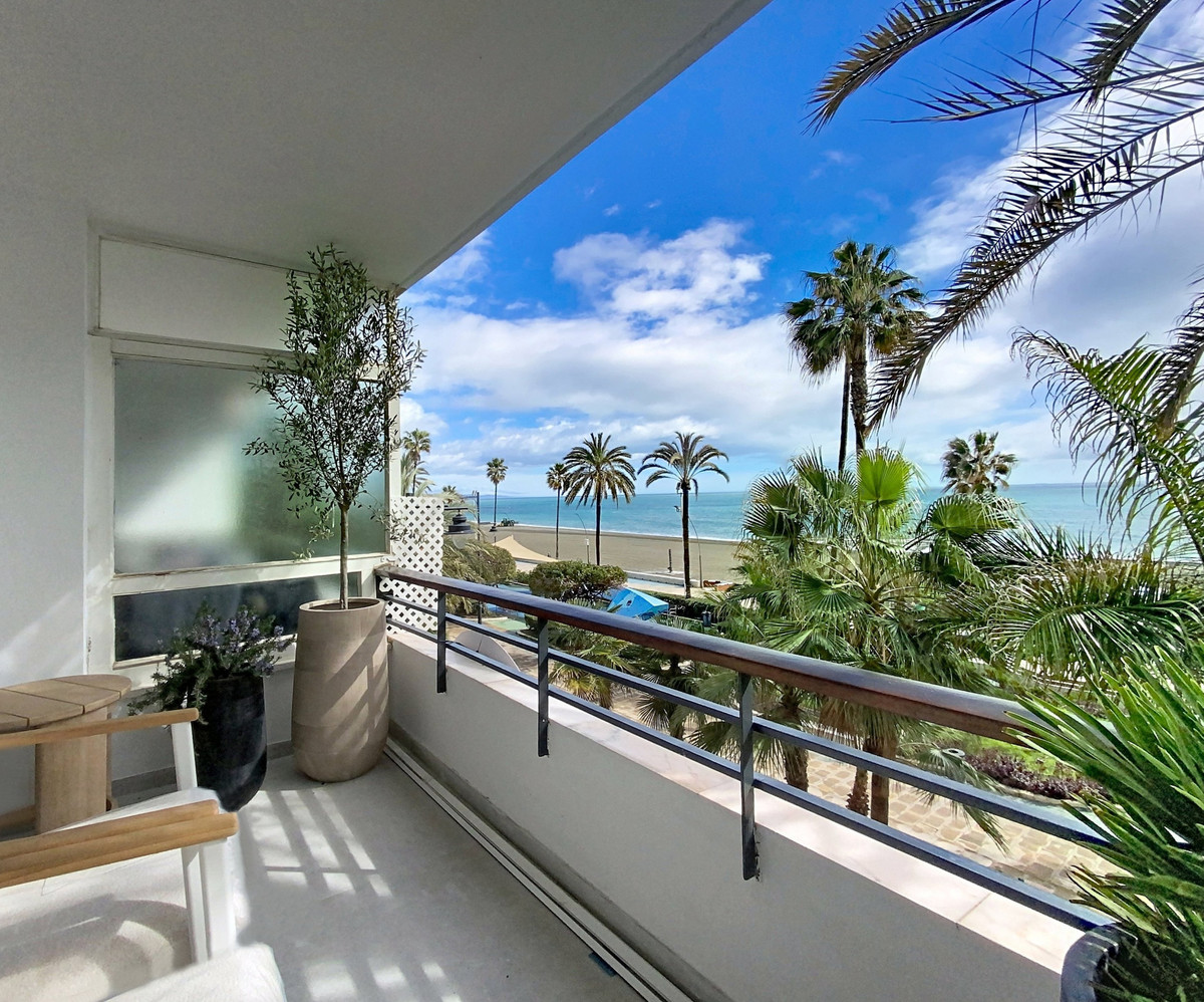 2 Bedroom Apartment for Sale in Estepona — view 14