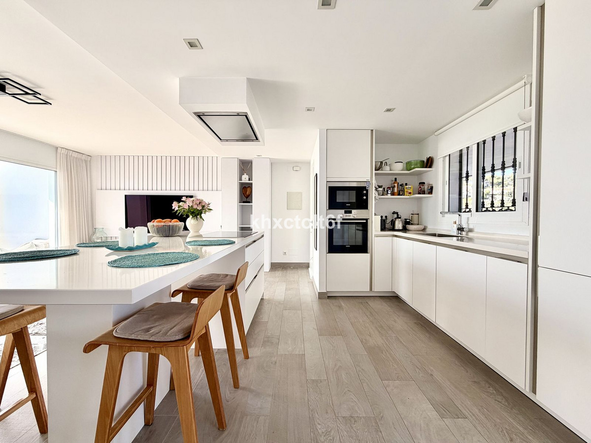 2 Bedroom Apartment for Sale in Marbella — view 10