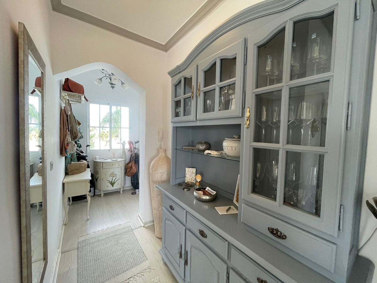 2 Bedroom Apartment for Sale in Estepona — 7