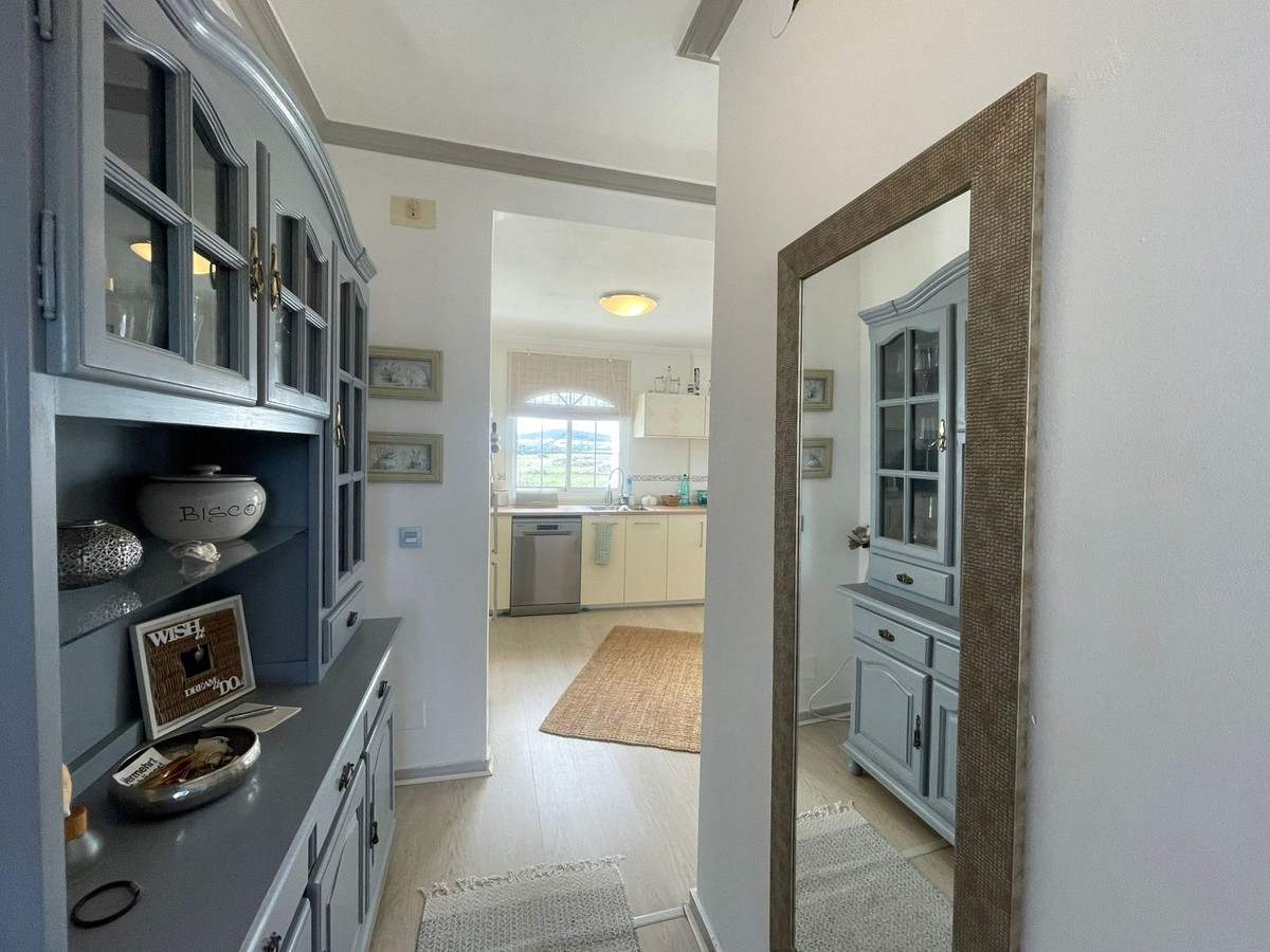 2 Bedroom Apartment for Sale in Estepona — 8