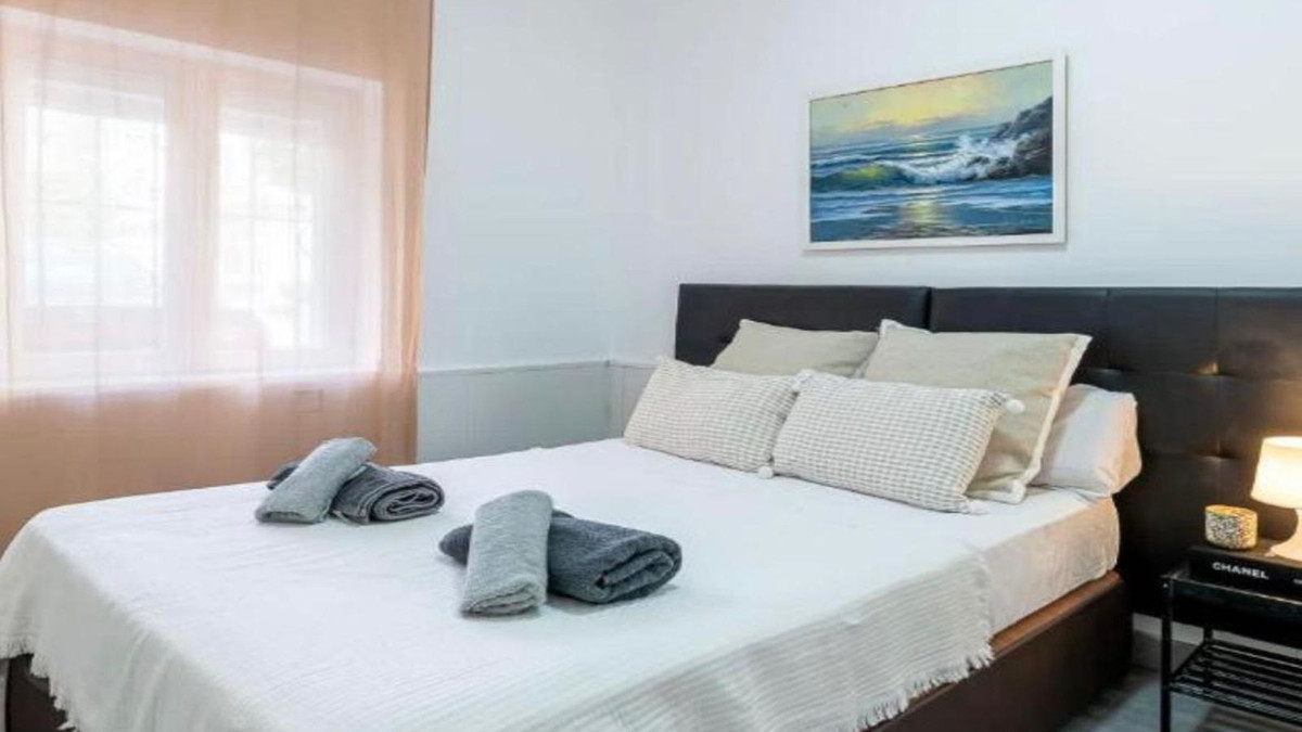 3 Bedroom Apartment for Sale in Marbella — 3