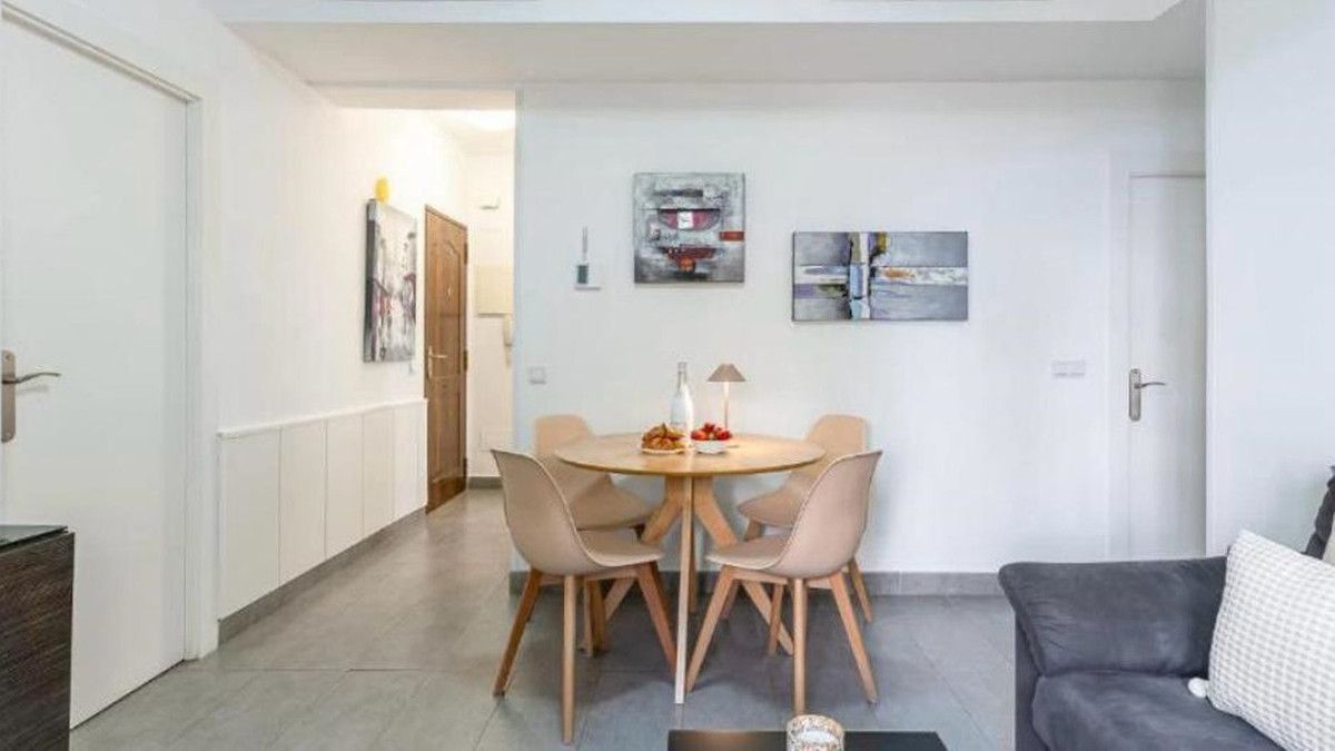 3 Bedroom Apartment for Sale in Marbella — view 10