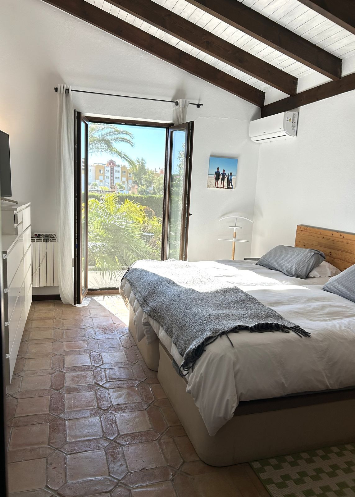 4 Bedroom Villa for Sale in New Golden Mile — view 10