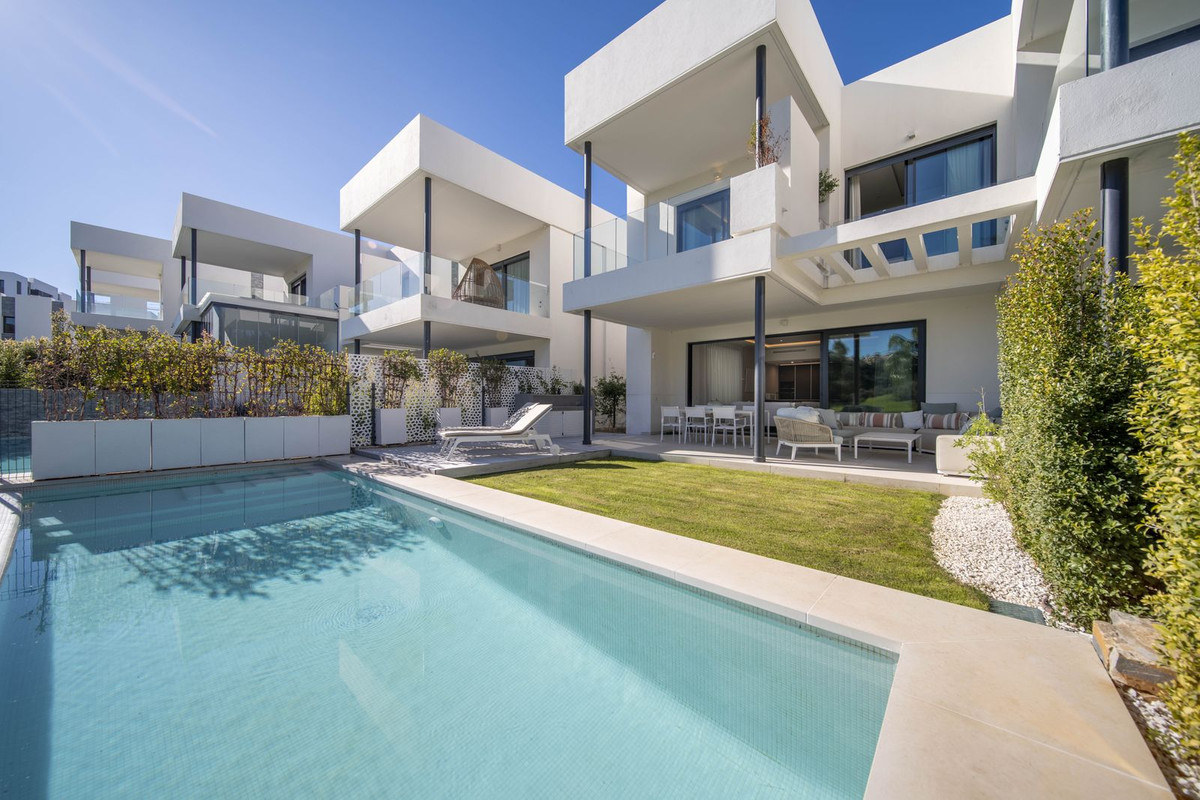 4 Bedroom Villa for Sale in Marbella — 3