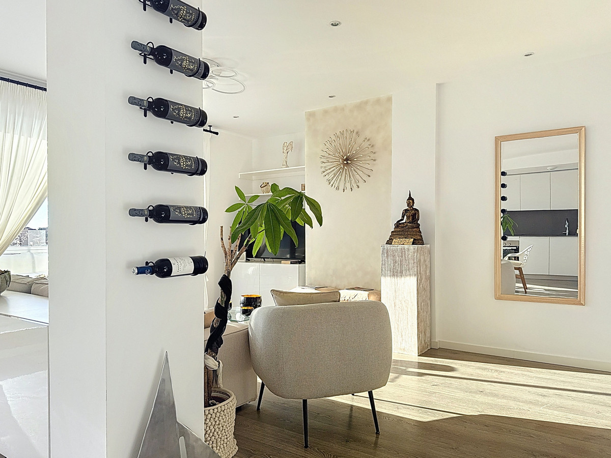 2 Bedroom Apartment for Sale in Estepona — view 12
