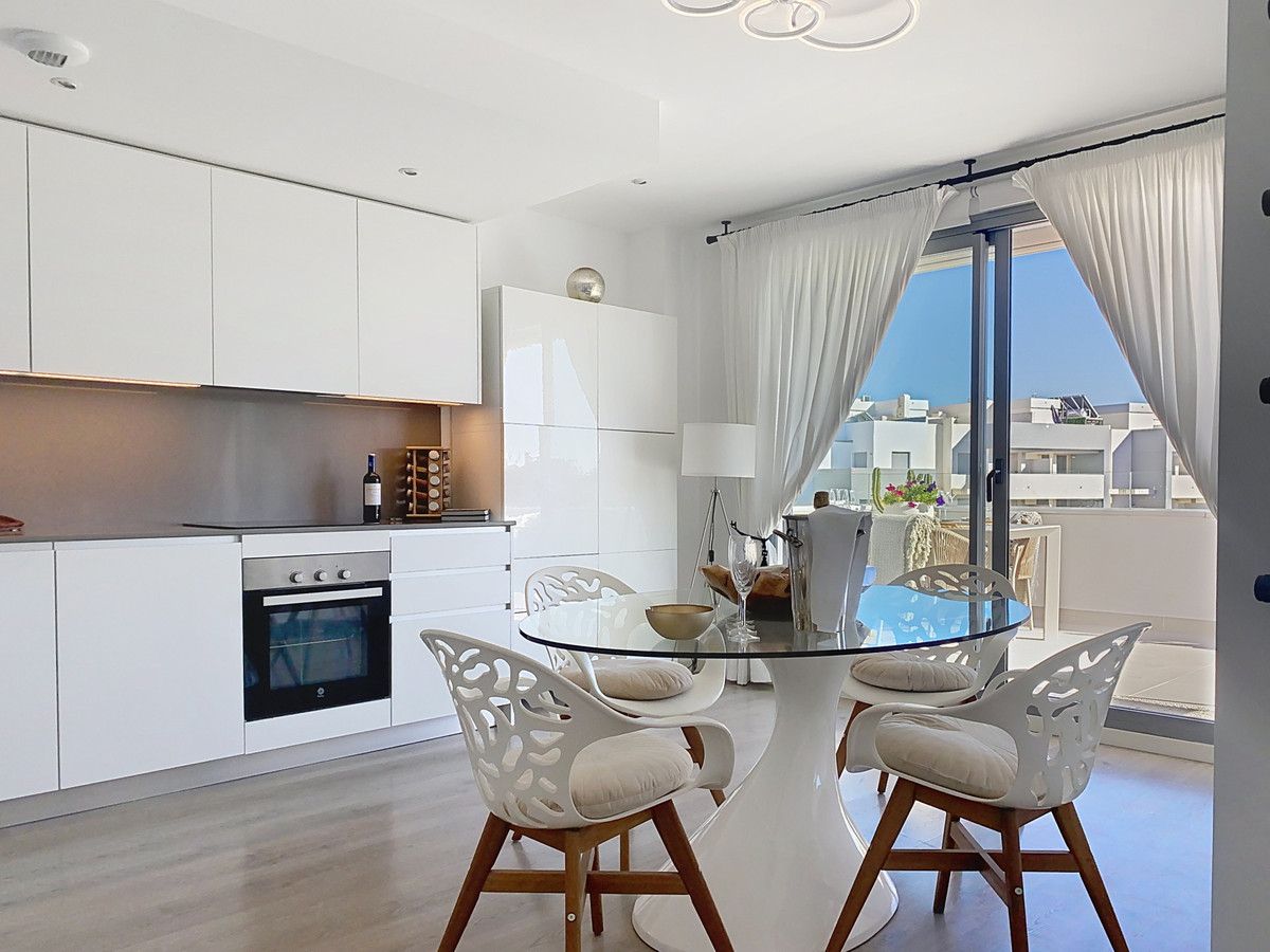 2 Bedroom Apartment for Sale in Estepona — view 16