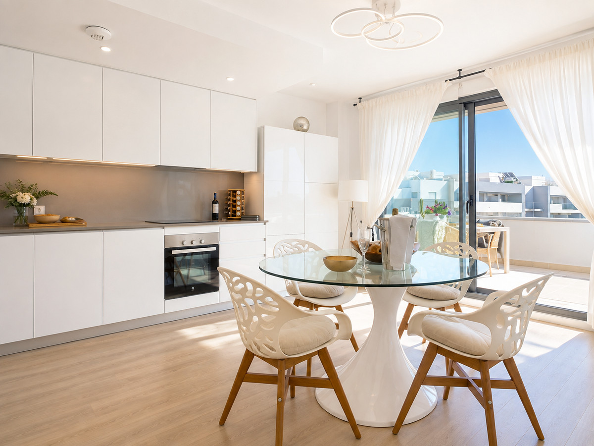 2 Bedroom Apartment for Sale in Estepona — view 4