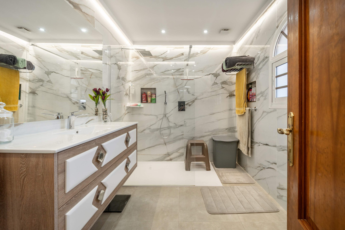 3 Bedroom Villa for Sale in Estepona — view 14