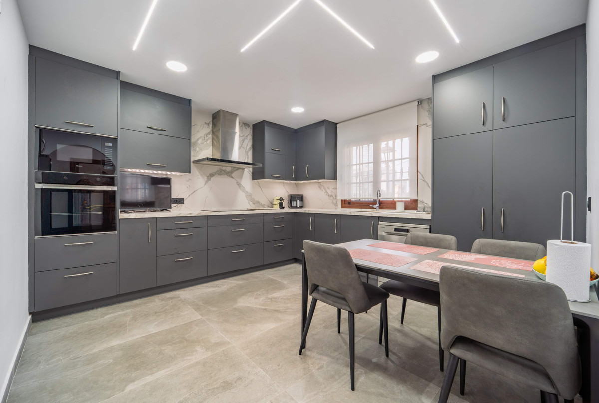 3 Bedroom Villa for Sale in Estepona — 4
