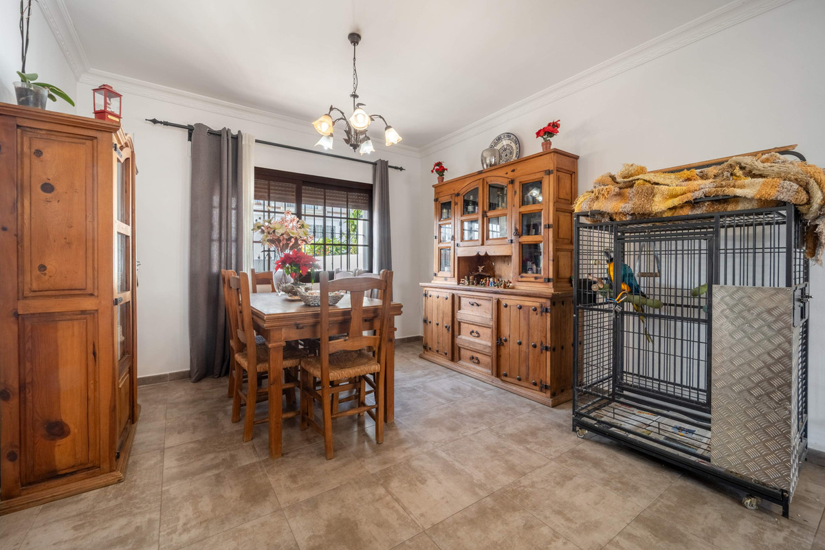 3 Bedroom Villa for Sale in Estepona — 6