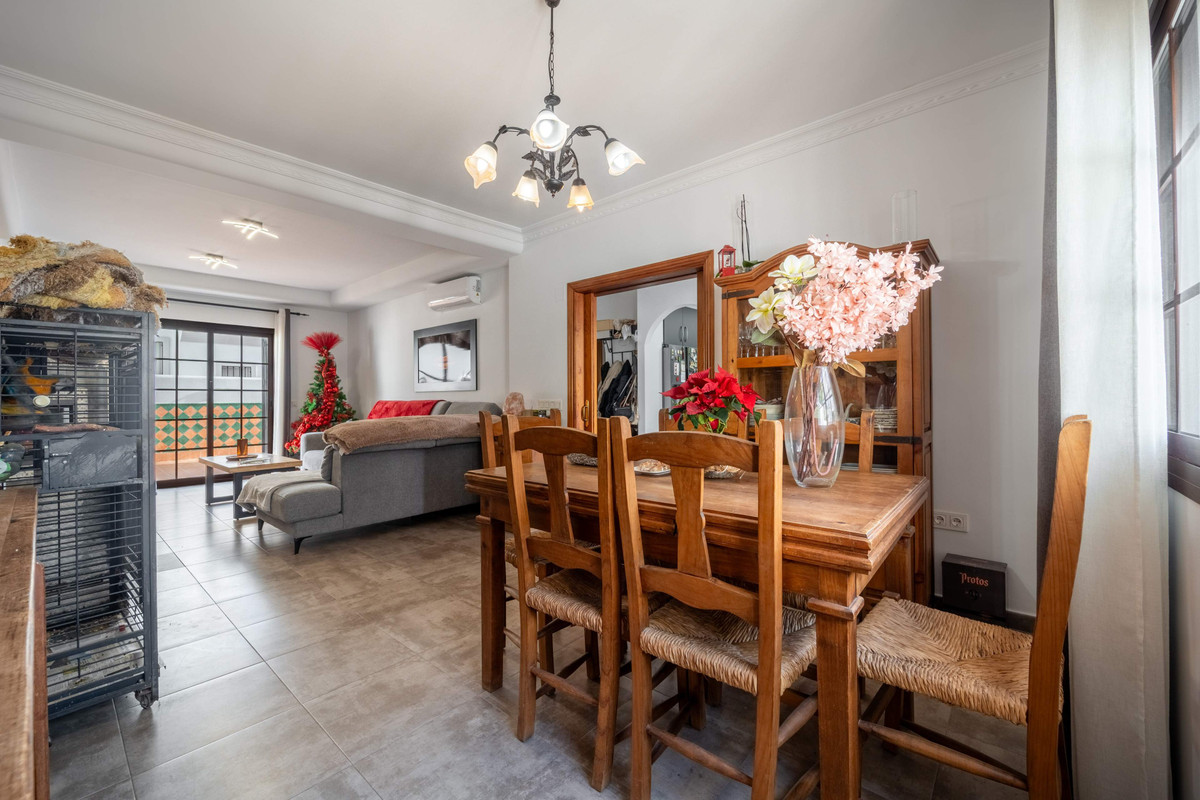 3 Bedroom Villa for Sale in Estepona — 7