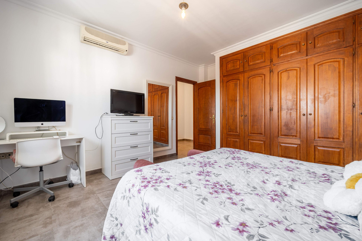 3 Bedroom Villa for Sale in Estepona — view 10