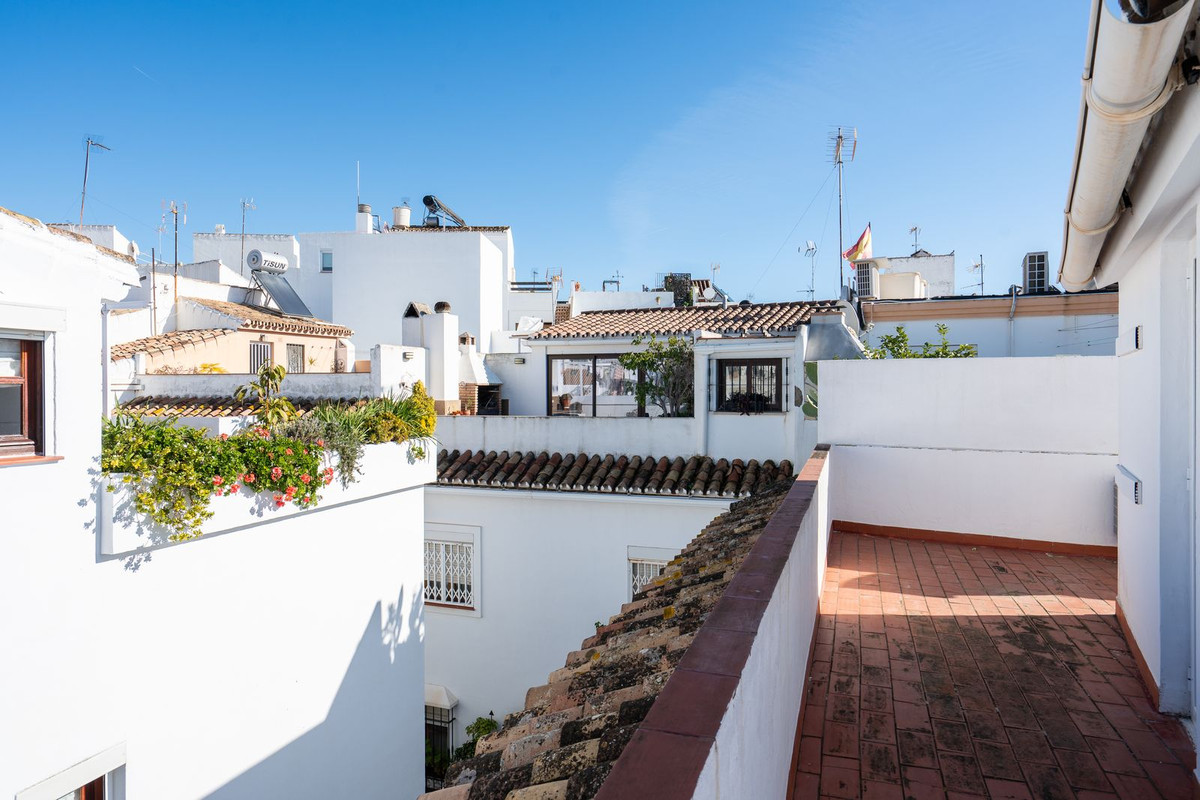 5 Bedroom Villa for Sale in Estepona — 4