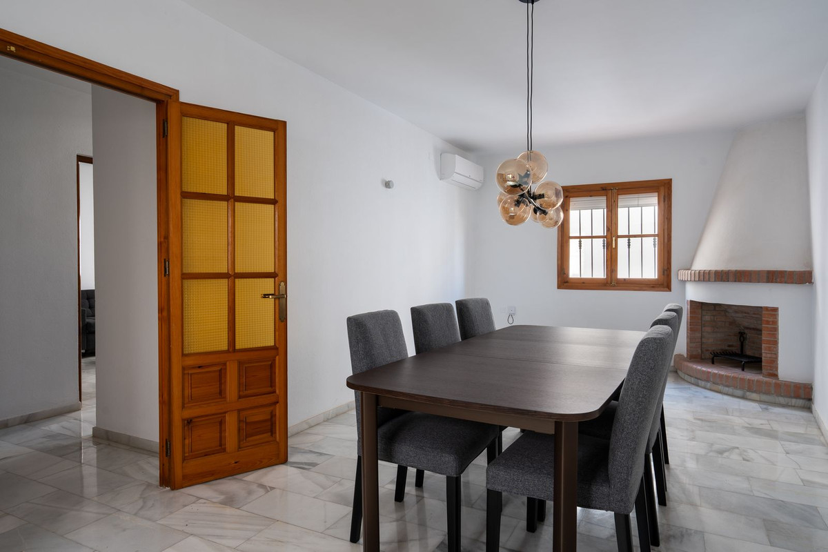 5 Bedroom Villa for Sale in Estepona — 7