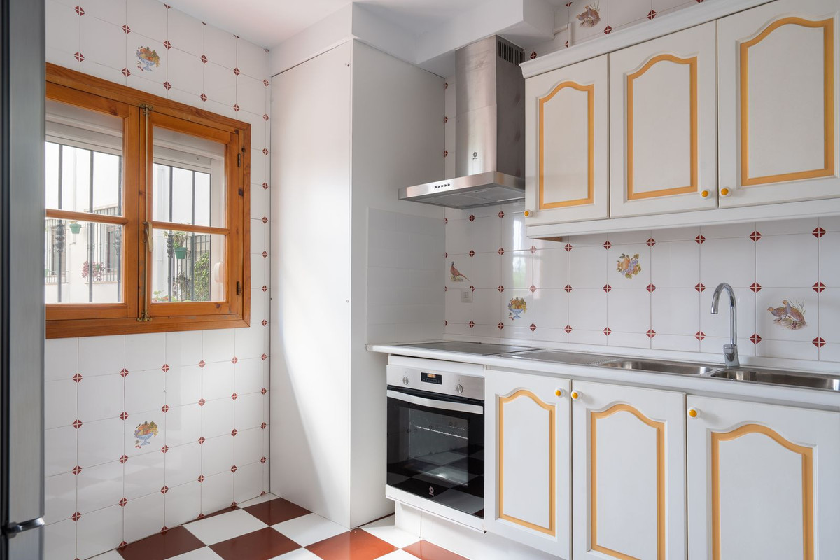 5 Bedroom Villa for Sale in Estepona — view 10