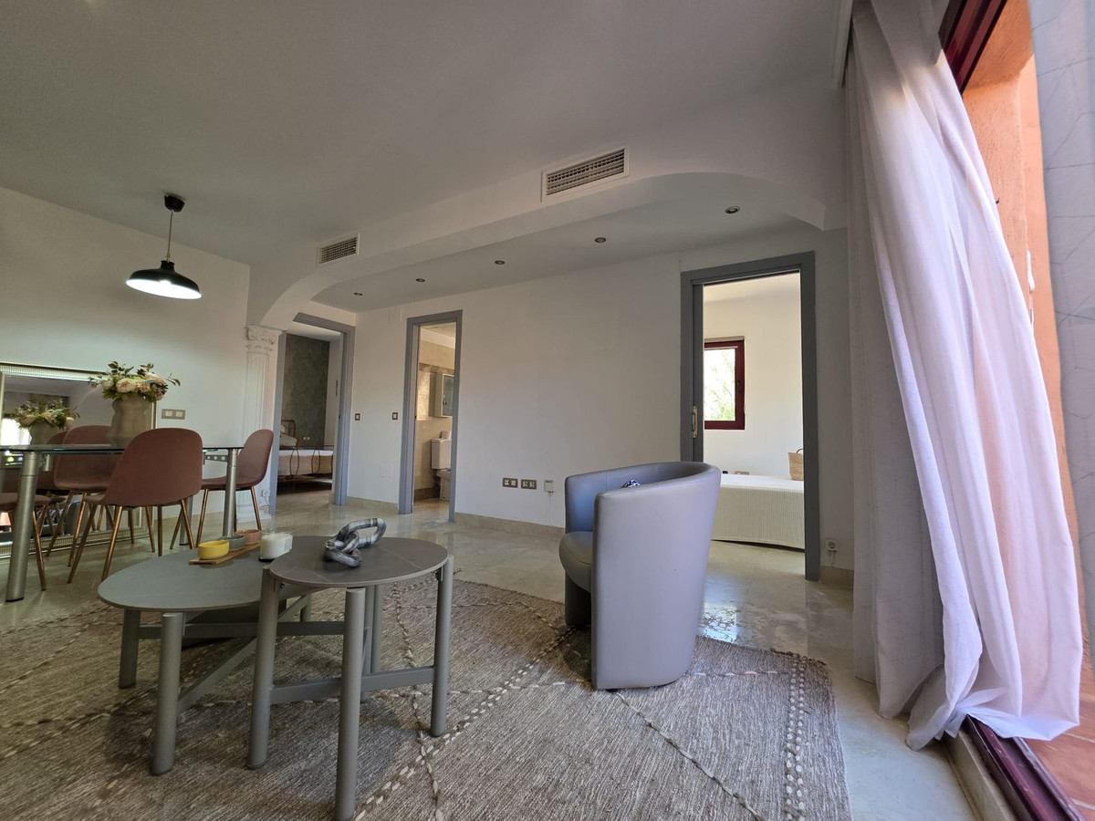 2 Bedroom Apartment for Sale in Estepona — 8