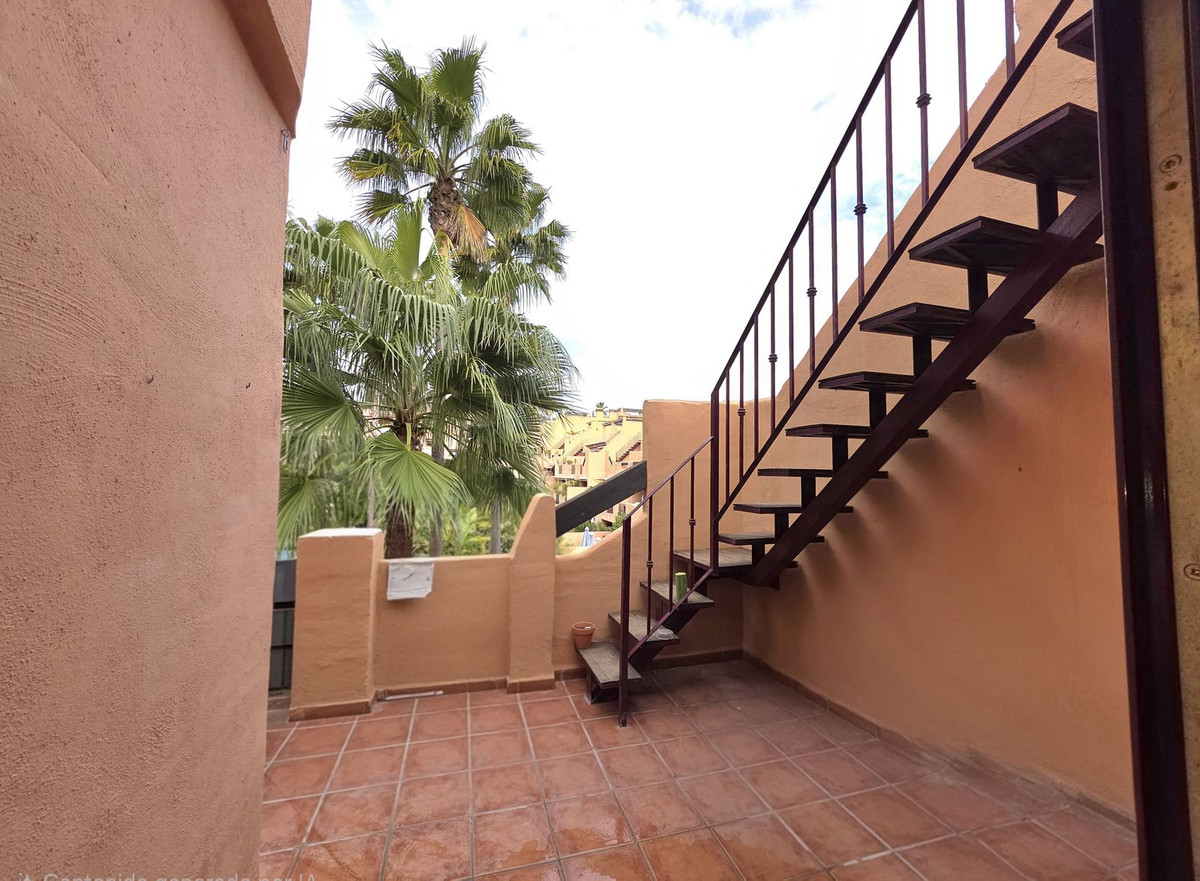 2 Bedroom Apartment for Sale in Estepona — 9