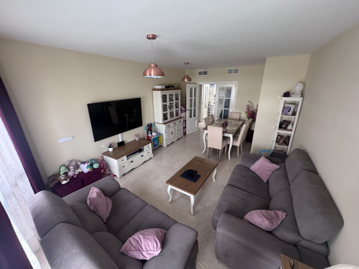 4 Bedroom Apartment for Sale in Estepona