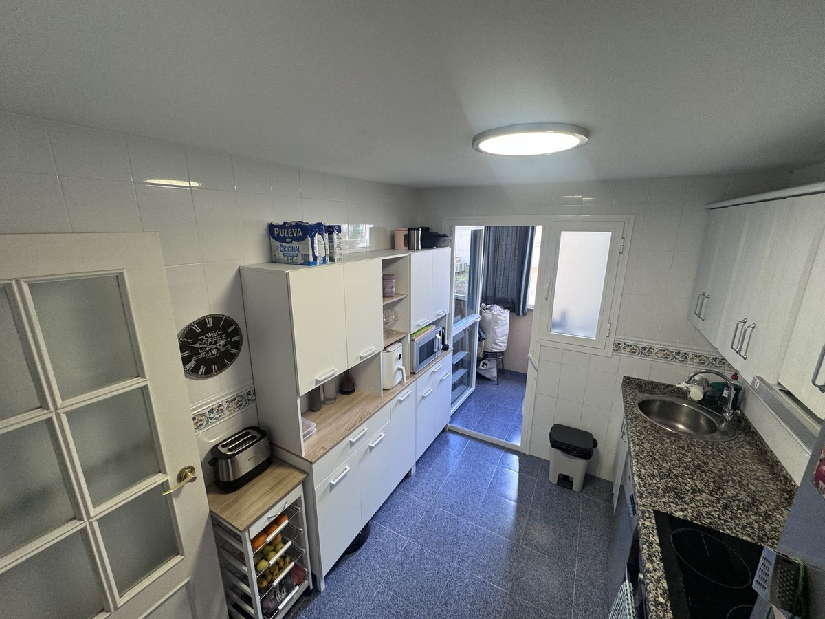 4 Bedroom Apartment for Sale in Estepona — 3