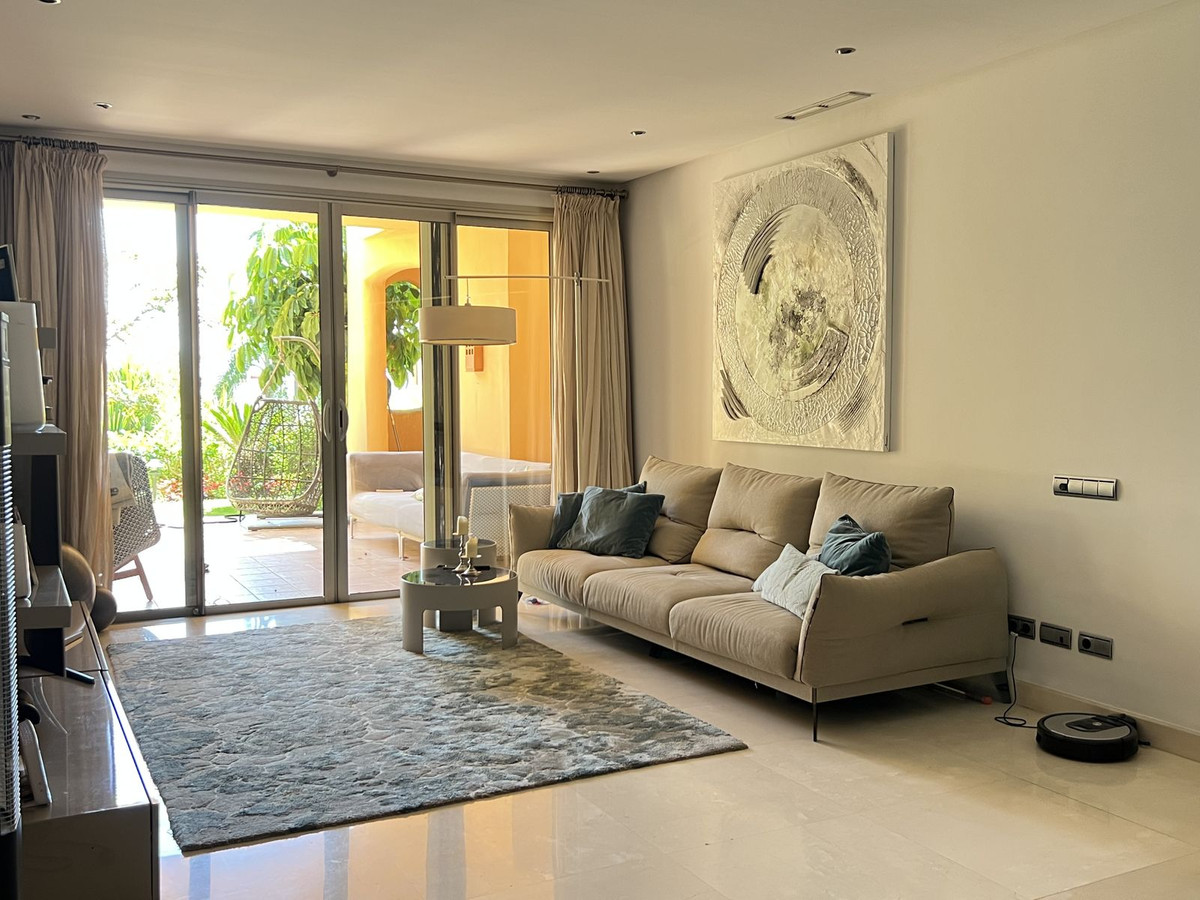 3 Bedroom Apartment for Sale in The Golden Mile — view 11