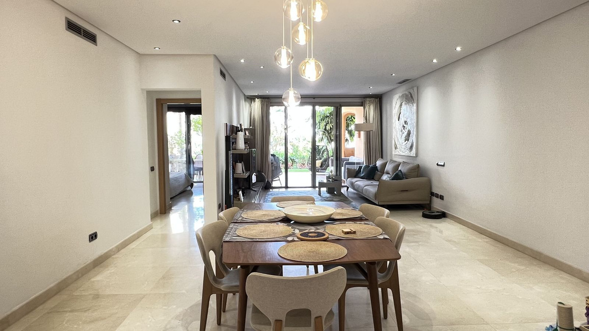 3 Bedroom Apartment for Sale in The Golden Mile — view 10
