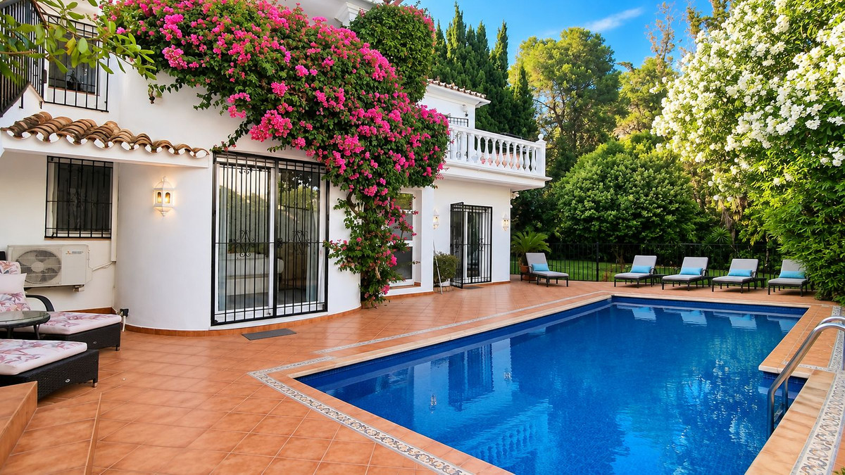 4 Bedroom Villa for Sale in Marbella — 2
