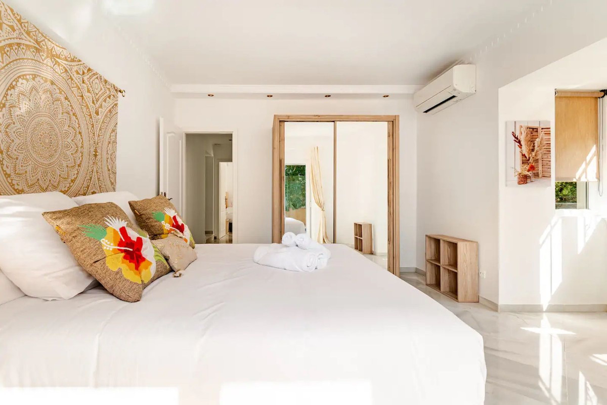 4 Bedroom Villa for Sale in Marbella — view 12