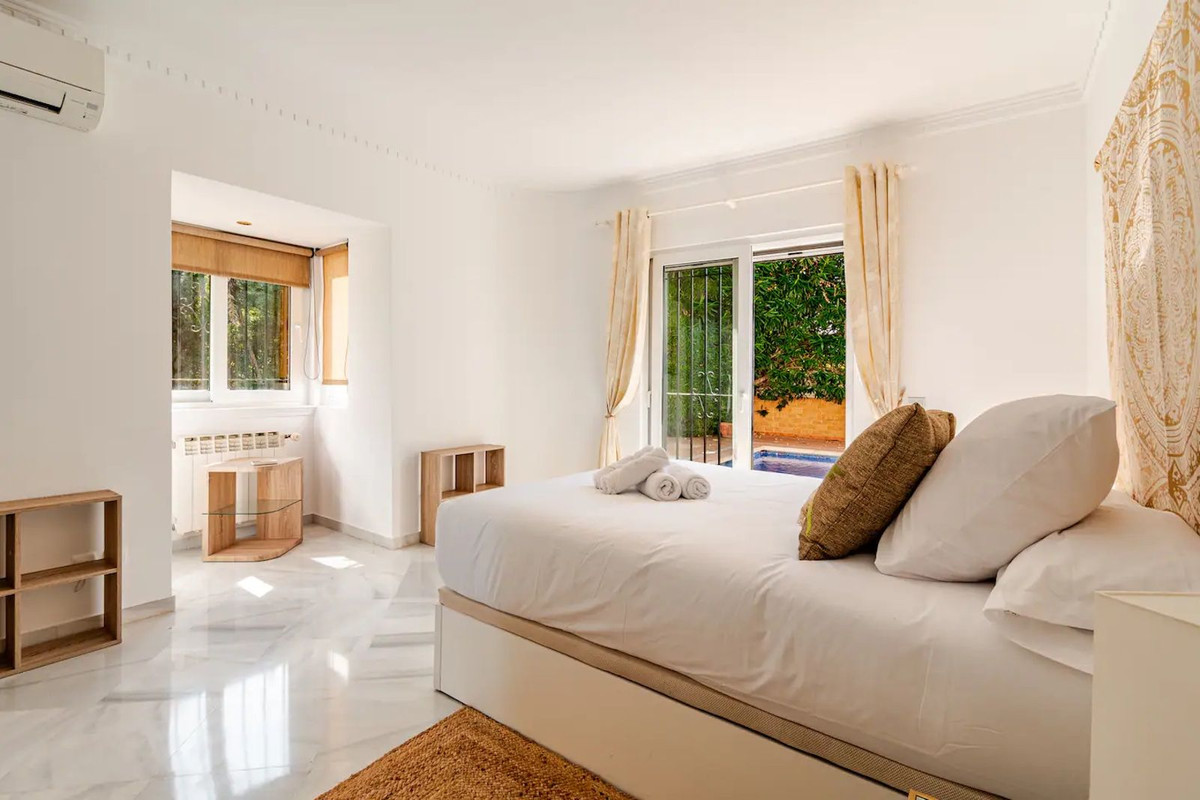 4 Bedroom Villa for Sale in Marbella — view 13