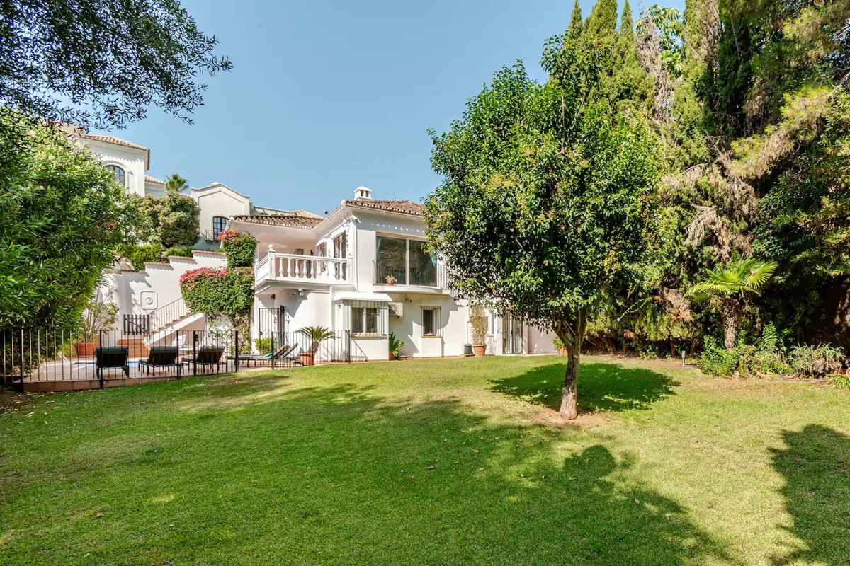 4 Bedroom Villa for Sale in Marbella — view 10