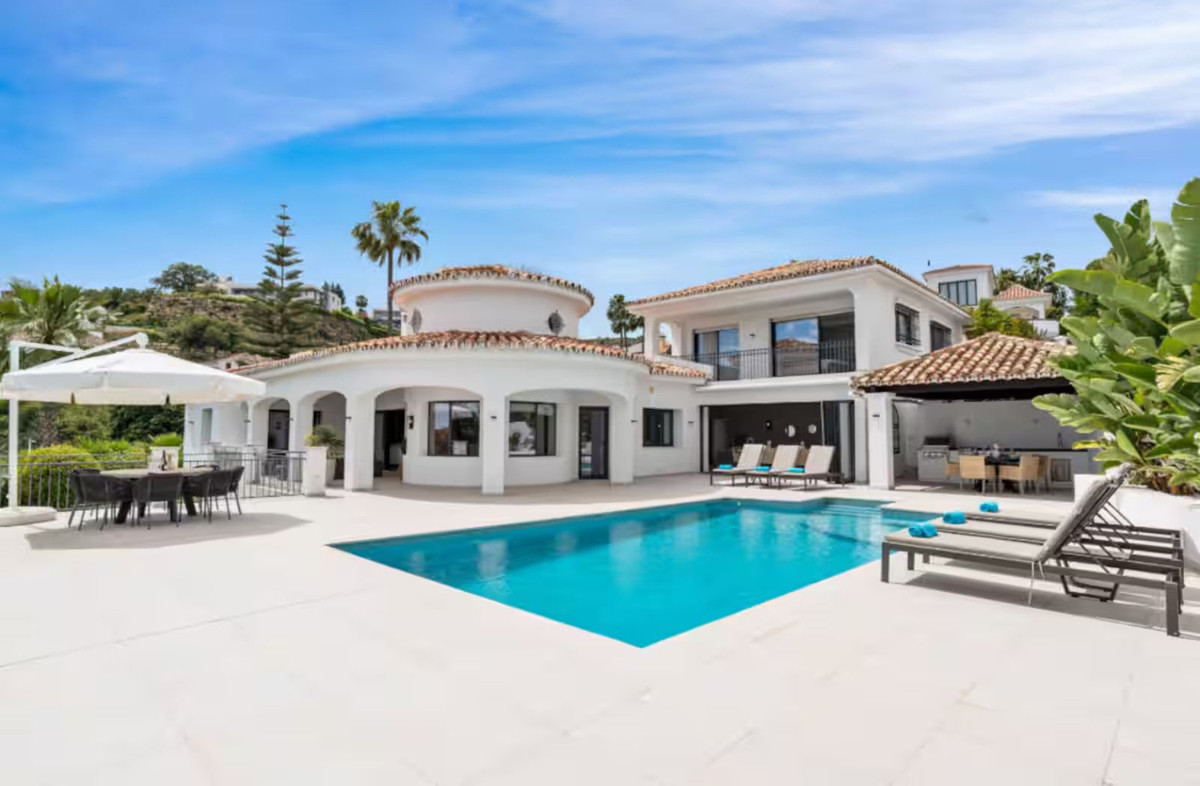 5 Bedroom Villa for Sale in Benahavís — 2