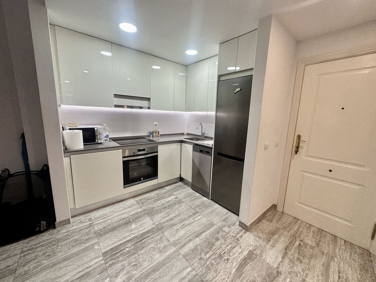 1 Bedroom Apartment for Sale in The Golden Mile — 4