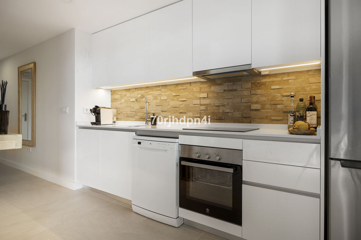 2 Bedroom Apartment for Sale in Estepona — 8