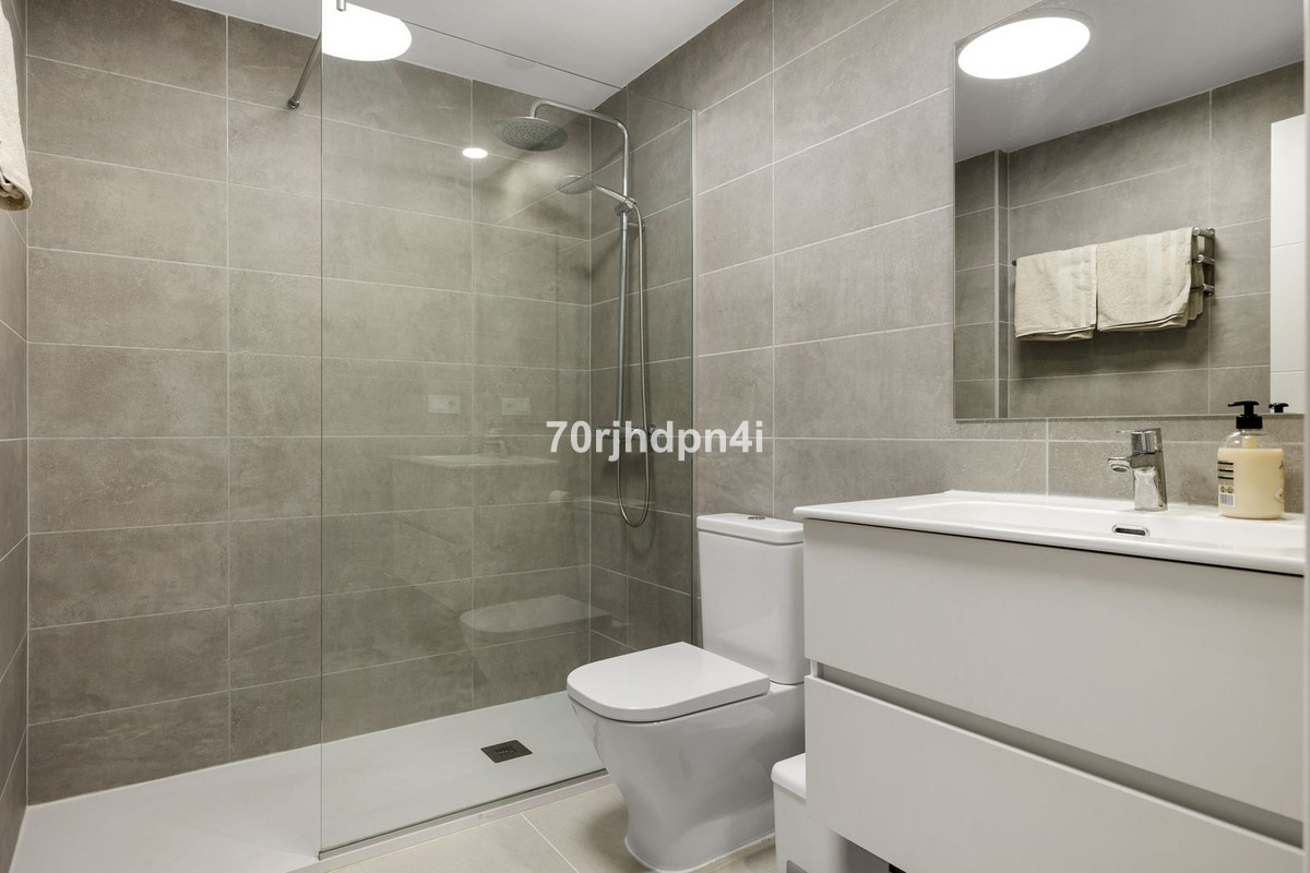 2 Bedroom Apartment for Sale in Estepona — 9