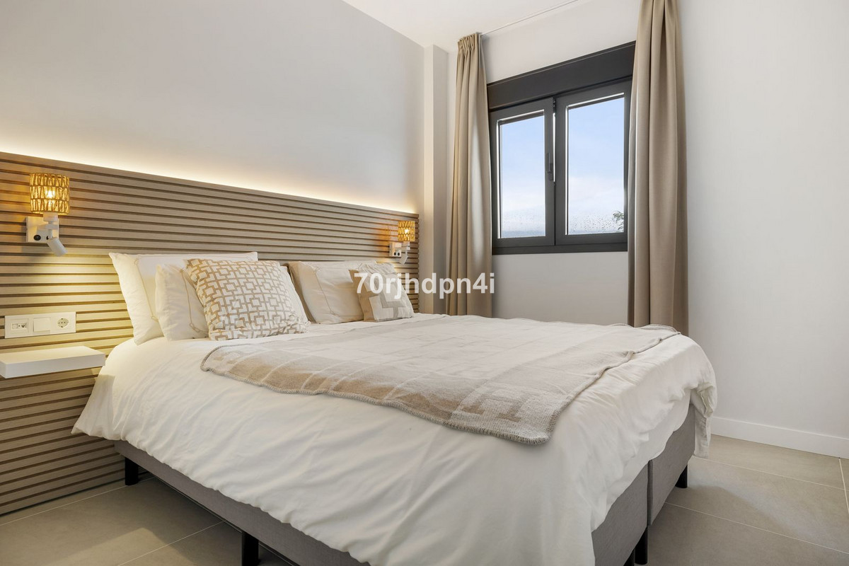 2 Bedroom Apartment for Sale in Estepona — view 10