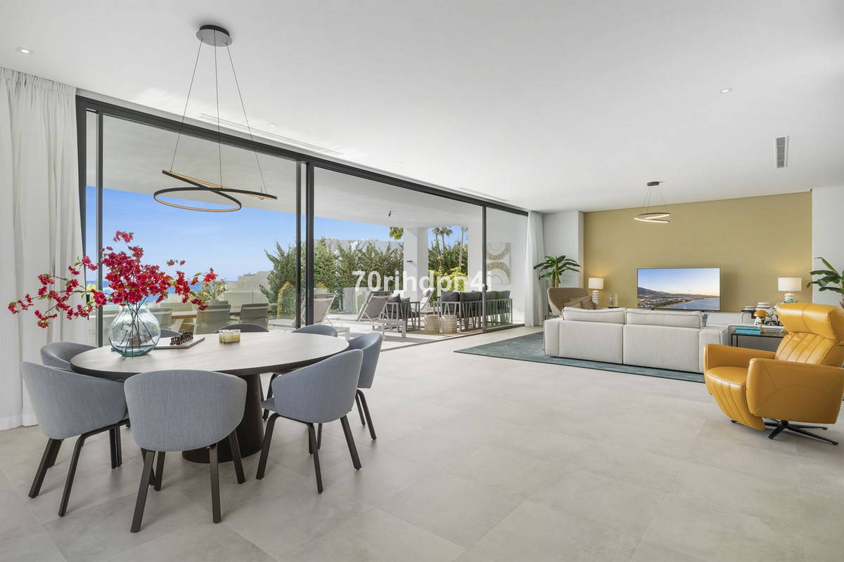 5 Bedroom Villa for Sale in Marbella — 5