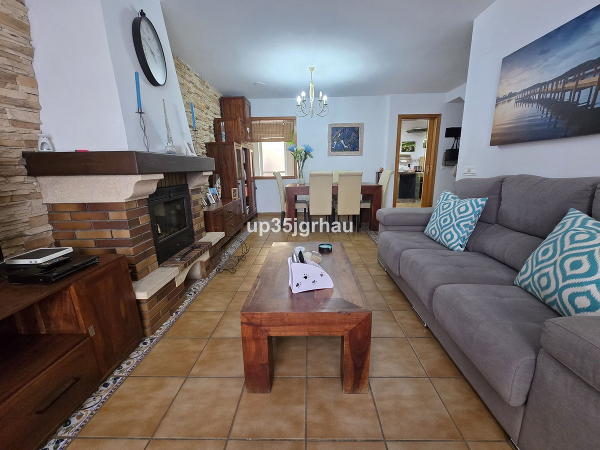 4 Bedroom Villa for Sale in Cancelada — 7