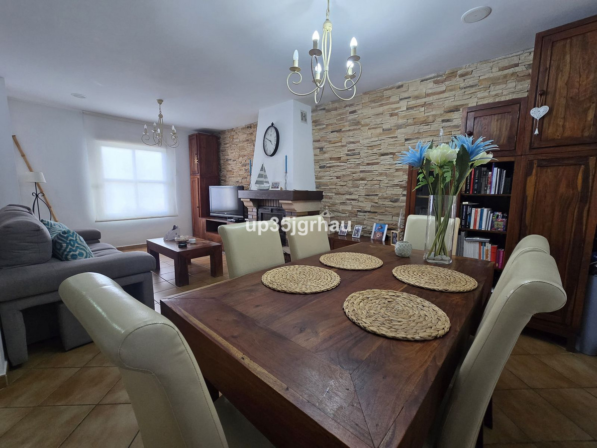 4 Bedroom Villa for Sale in Cancelada — 9
