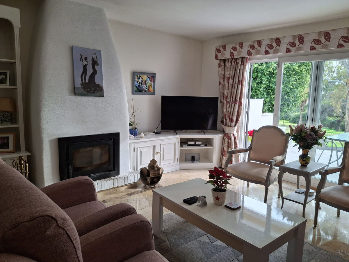 2 Bedroom Villa for Sale in Atalaya — 7