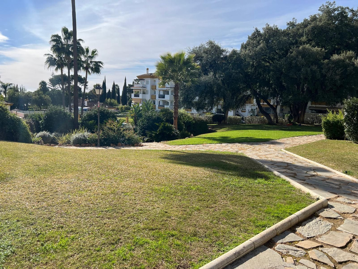 2 Bedroom Apartment for Sale in The Golden Mile — 9