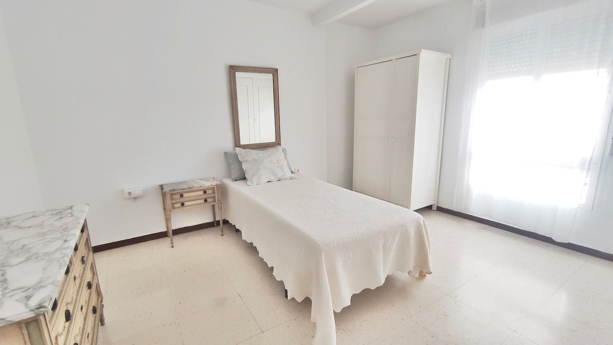 4 Bedroom Apartment for Sale in Marbella — 5