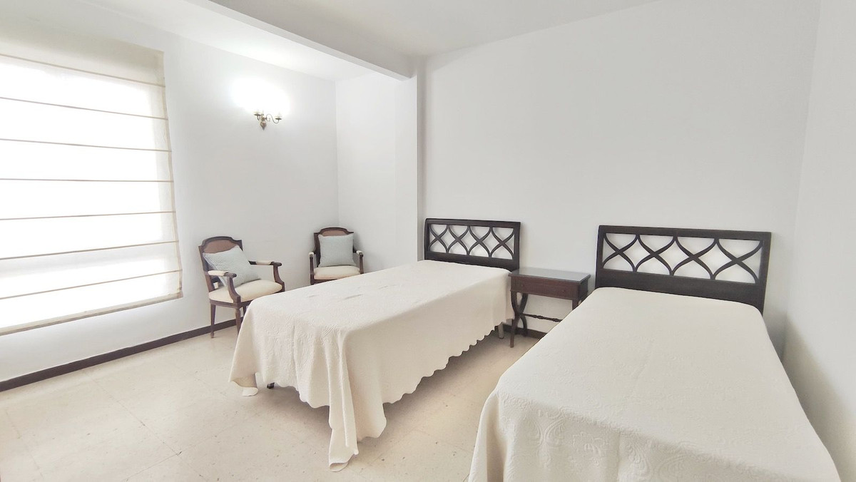 4 Bedroom Apartment for Sale in Marbella — 7