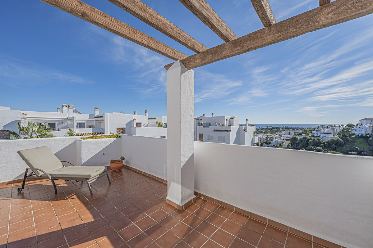 4 Bedroom Apartment for Sale in Selwo — 2