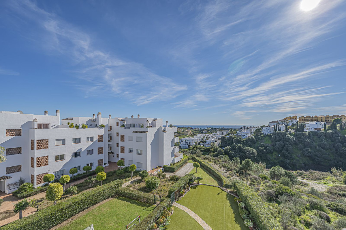 4 Bedroom Apartment for Sale in Selwo — 3