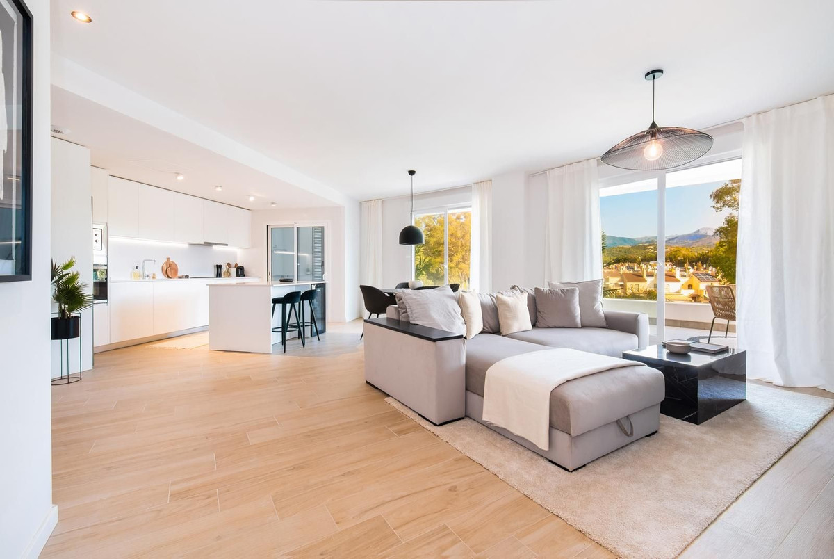 2 Bedroom Apartment for Sale in La Campana — 3