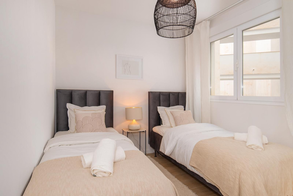 2 Bedroom Apartment for Sale in La Campana — 9