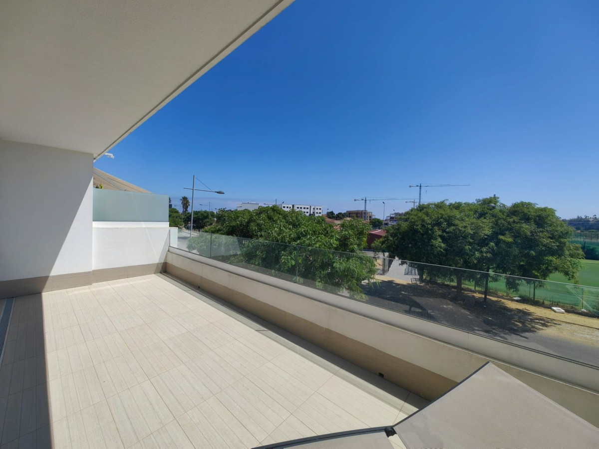 3 Bedroom Apartment for Sale in Estepona — 8