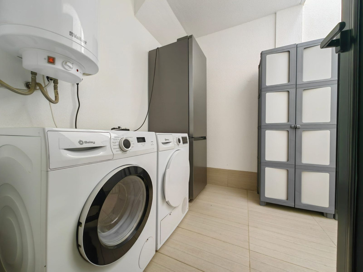 3 Bedroom Apartment for Sale in Estepona — 4